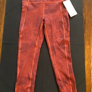 Lululemon Invigorate HR Tight 25”  Size 8